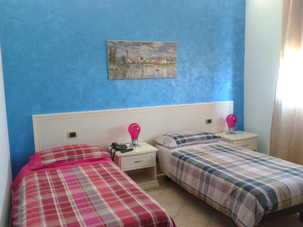 Pensione Degli Ulivi Porto SantʼElpidio Zimmer foto